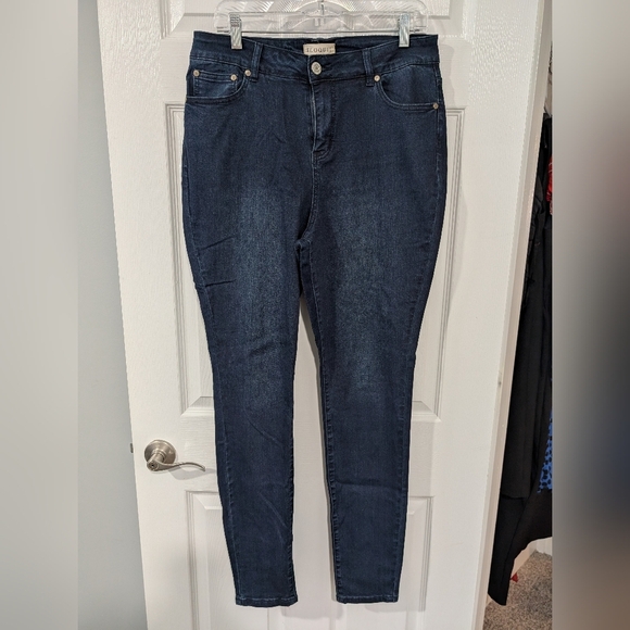 Eloquii Dark Wash Classic Fit Sculpting Skinny Jean in Size 14 L (Long) - Picture 2 of 12